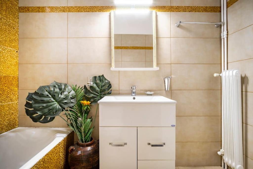 Athens Paradise Cozy 53 Sqm Apartament Near To Metro Ngoại thất bức ảnh